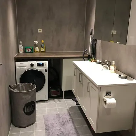 Koselig Og Praktisk Studioleilighet *